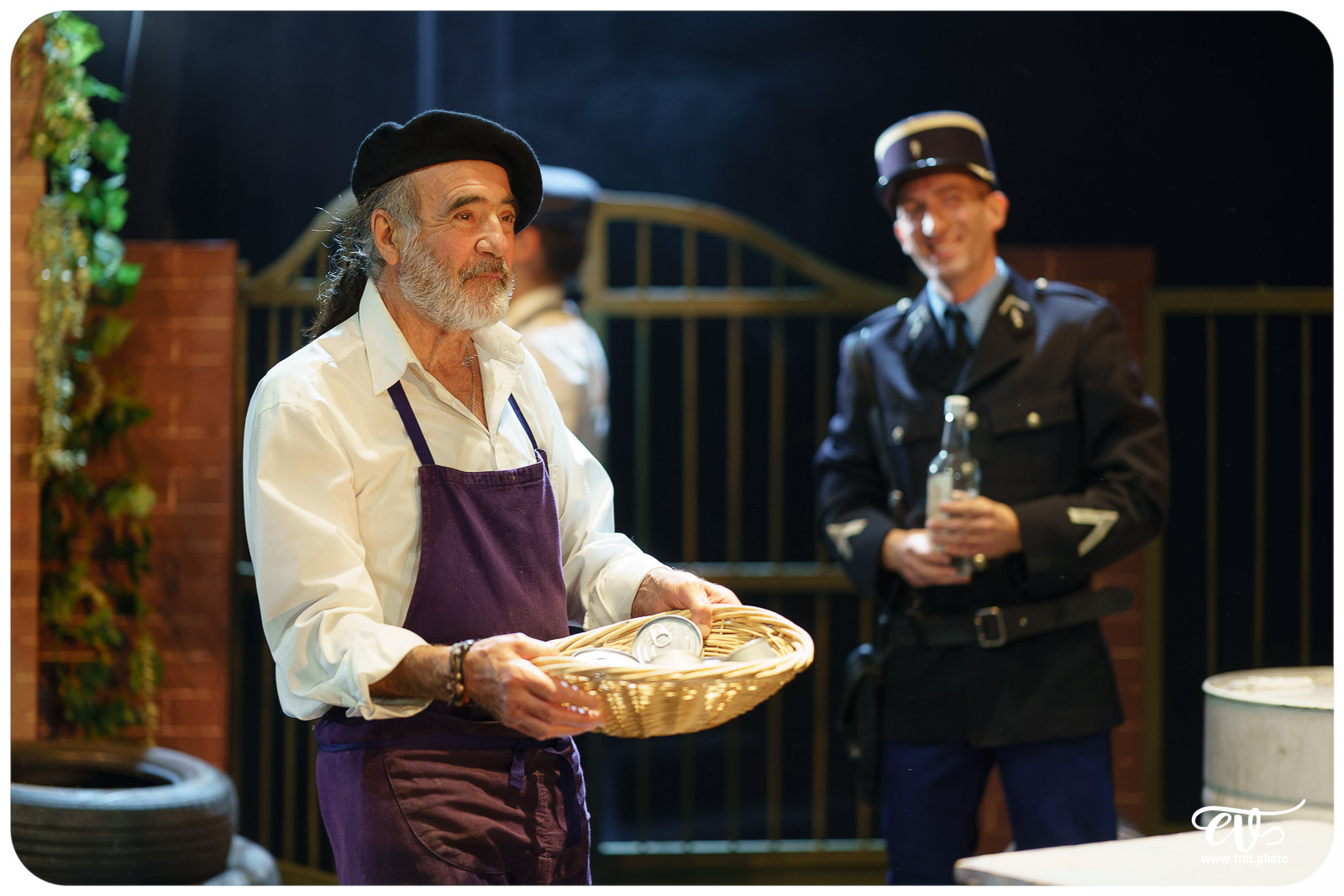 LES VISIONS DE SIMONE MACHARD (CIE LA CLAQUE)